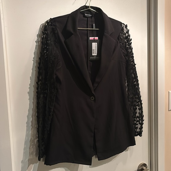 Pretty Little Thing Blazer - Picture 2 of 9
